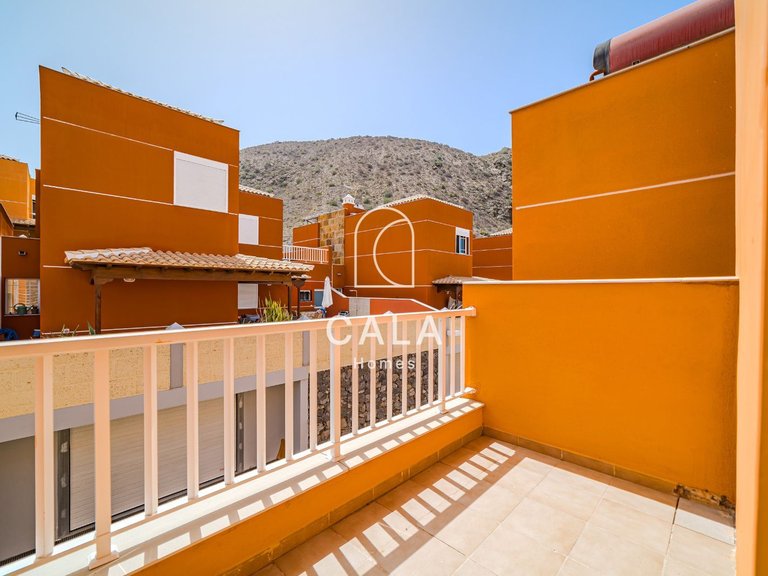 Villa for Sale in Playa De Los Cristianos, Tenerife 32