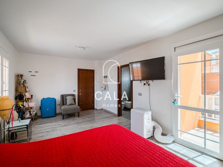 Villa for Sale in Playa De Los Cristianos, Tenerife 20