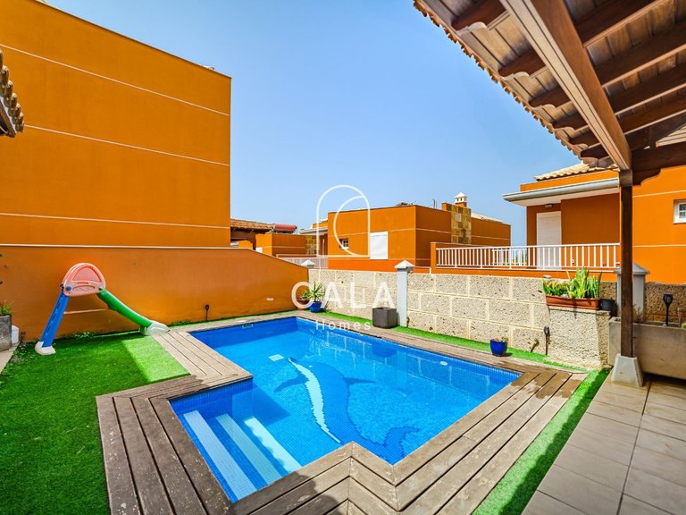 Villa for Sale in Playa De Los Cristianos, Tenerife 13
