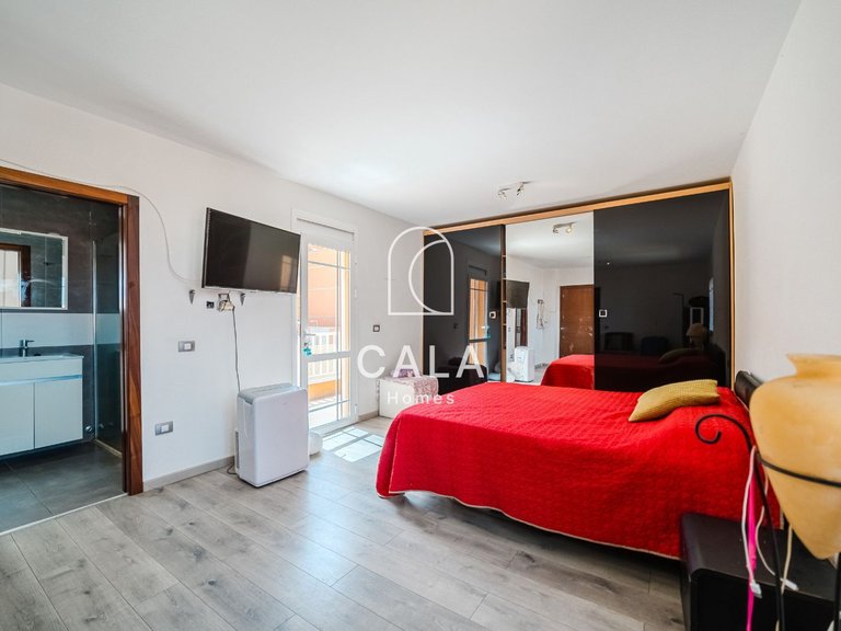 Villa for Sale in Playa De Los Cristianos, Tenerife 21