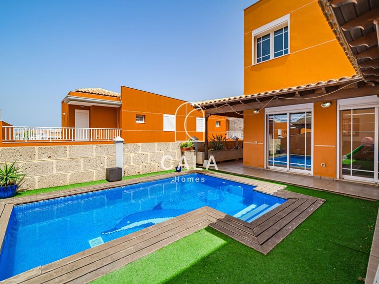 Villa for Sale in Playa De Los Cristianos, Tenerife 15