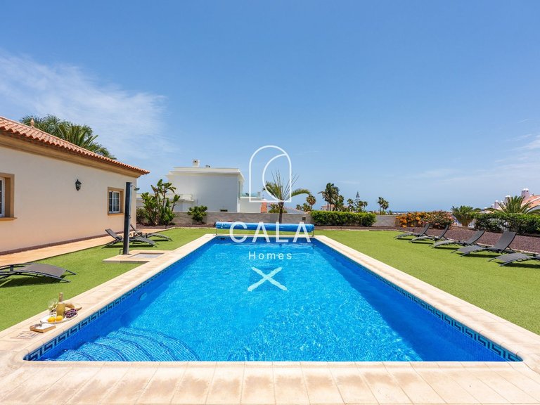 Villa for Sale in Golf Del Sur, Tenerife 5