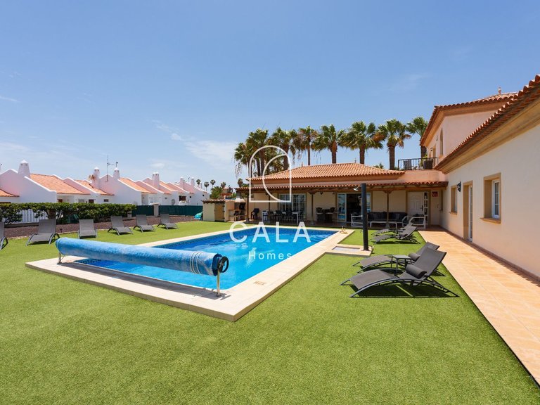 Villa for Sale in Golf Del Sur, Tenerife 7