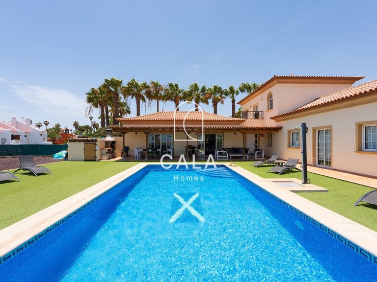 Villa for Sale in Golf Del Sur, Tenerife 8