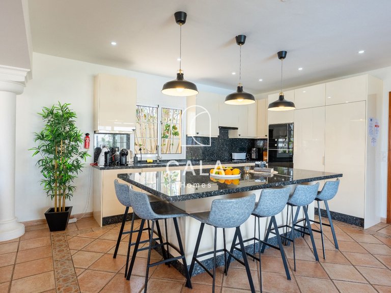 Villa for Sale in Golf Del Sur, Tenerife 18