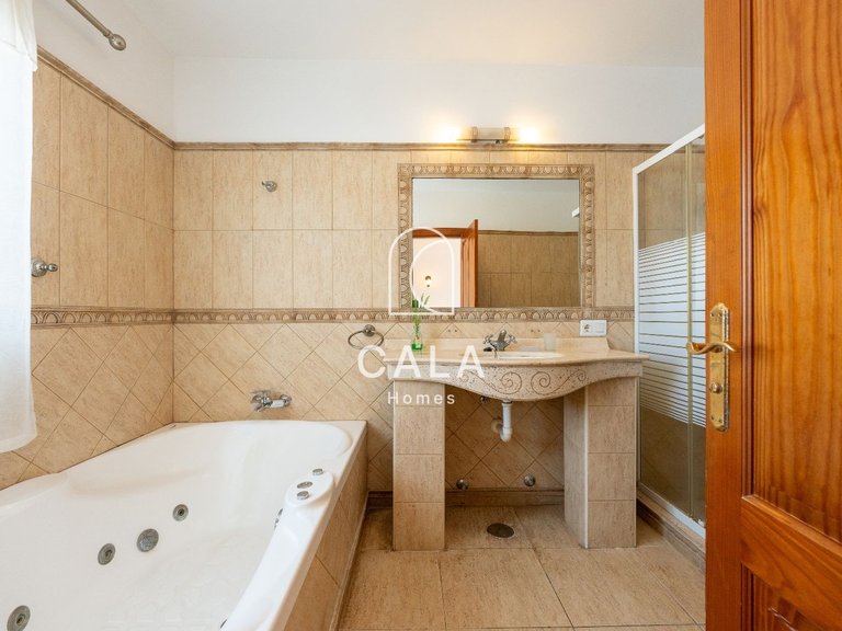 Villa for Sale in Golf Del Sur, Tenerife 42