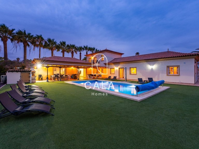 Villa for Sale in Golf Del Sur, Tenerife 1