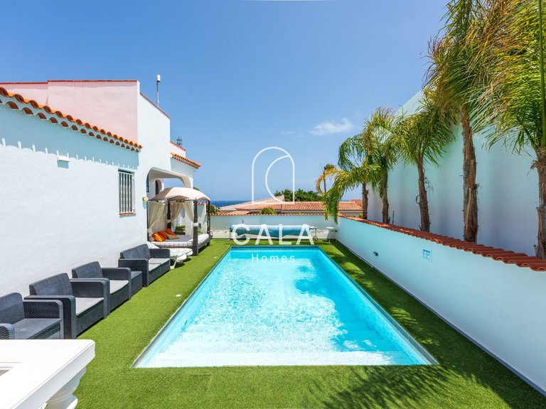 Villa for Sale in Amarilla Golf, Tenerife 2