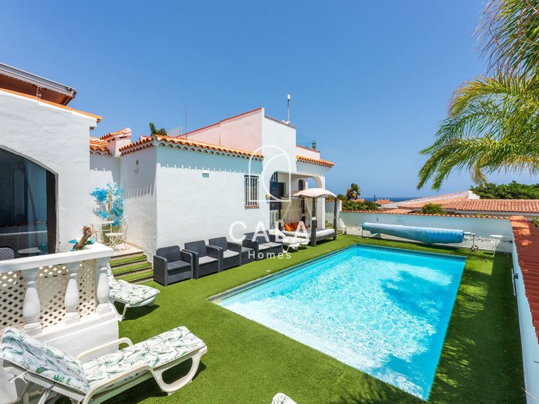 Villa for Sale in Amarilla Golf, Tenerife 4