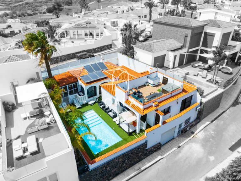 Villa for Sale in Amarilla Golf, Tenerife 1