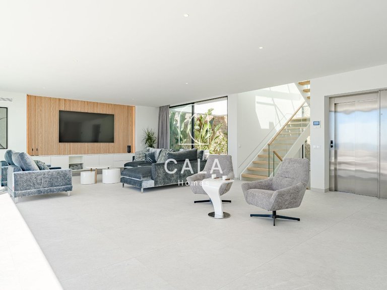 Villa for Sale in Costa Adeje, Tenerife 12