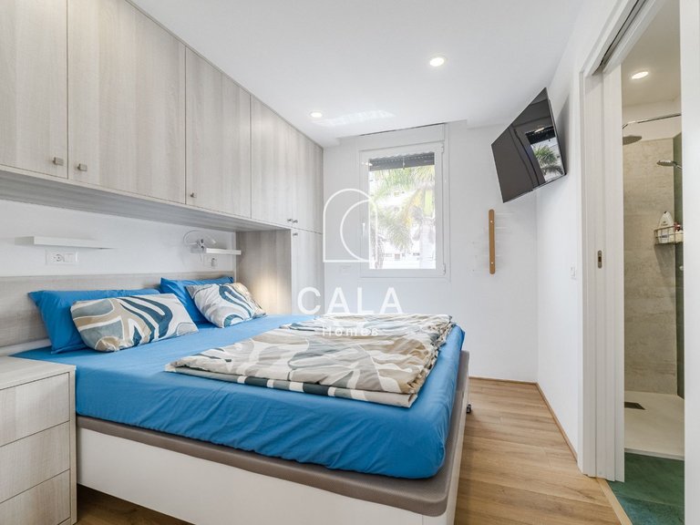 Apartment for Sale in Playa De Las Américas, Tenerife 11