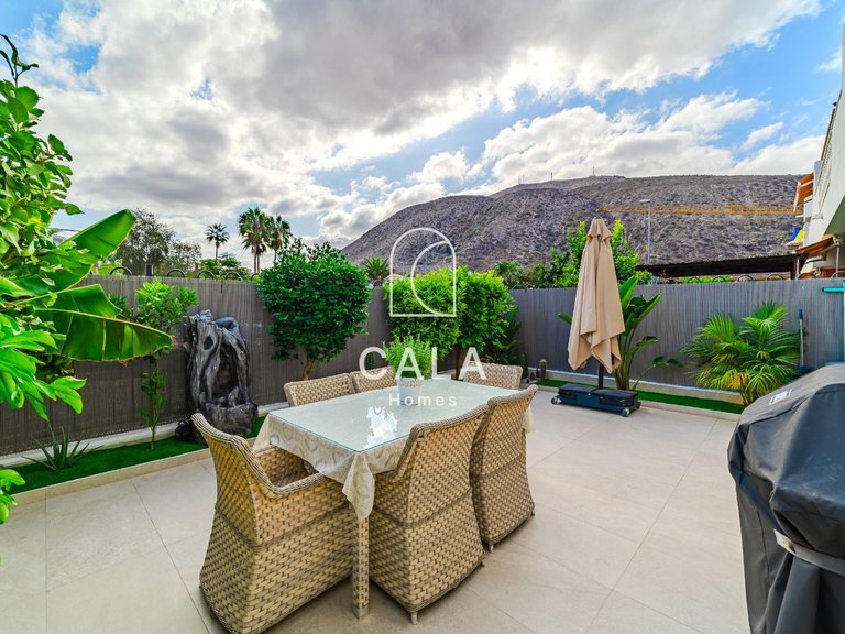 Apartment for Sale in Playa De Los Cristianos, Tenerife 2