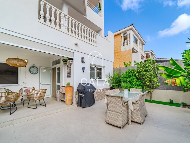 Apartment for Sale in Playa De Los Cristianos, Tenerife 4