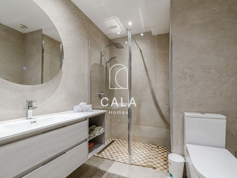 Apartment for Sale in Playa De Los Cristianos, Tenerife 9