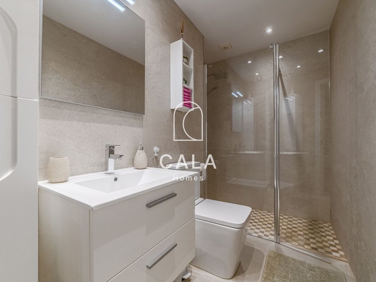 Apartment for Sale in Playa De Los Cristianos, Tenerife 10