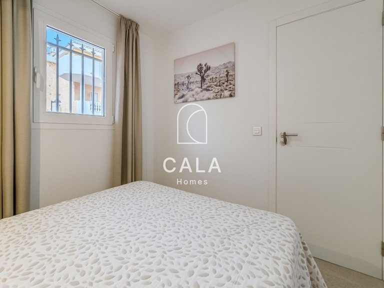 Apartment for Sale in Playa De Los Cristianos, Tenerife 12