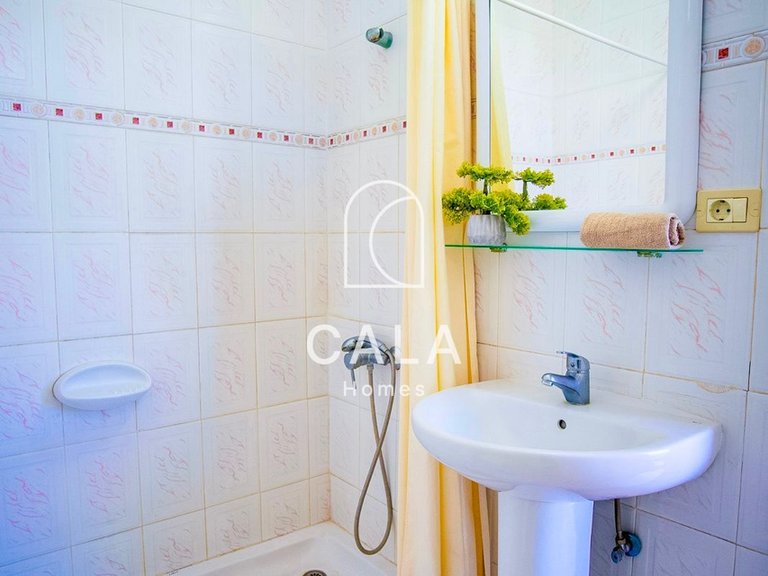 Apartment for Sale in Playa De Los Cristianos, Tenerife 10