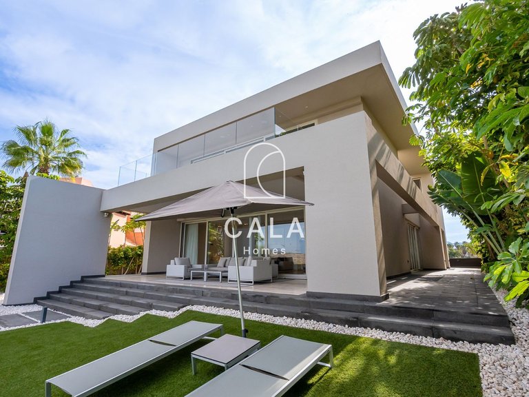 Villa for Sale in La Caleta, Tenerife 2