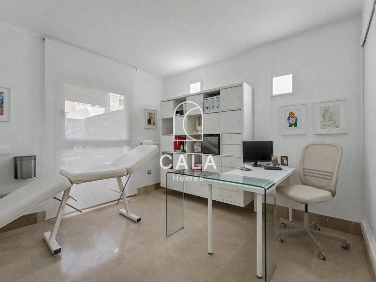 Villa for Sale in Amarilla Golf, Tenerife 17