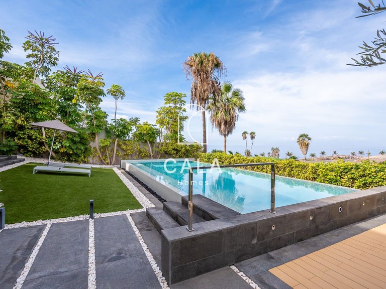 Villa for Sale in La Caleta, Tenerife 3