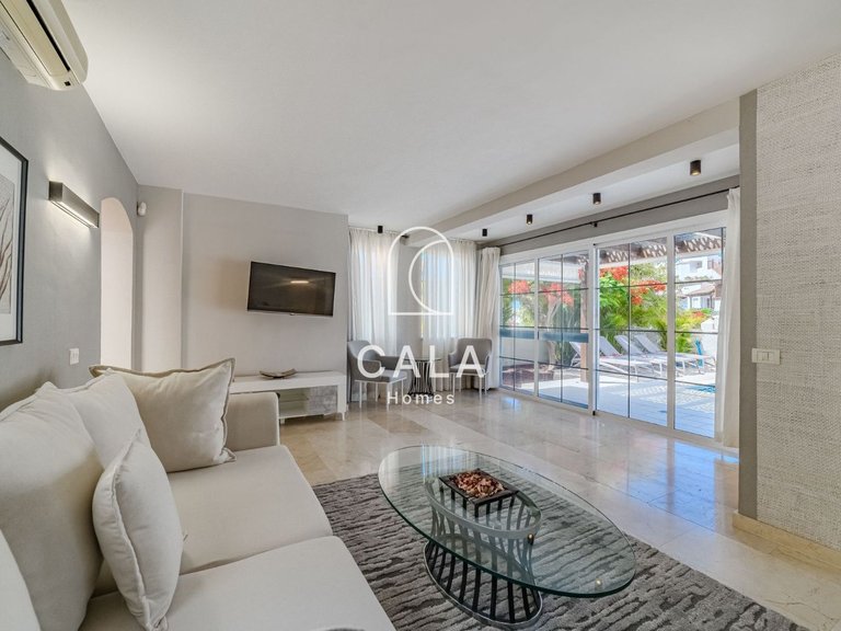 Villa for Sale in La Caleta, Tenerife 14