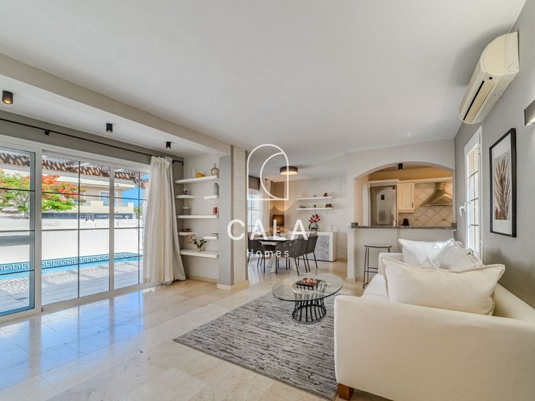 Villa for Sale in La Caleta, Tenerife 17