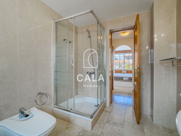 Villa for Sale in La Caleta, Tenerife 32