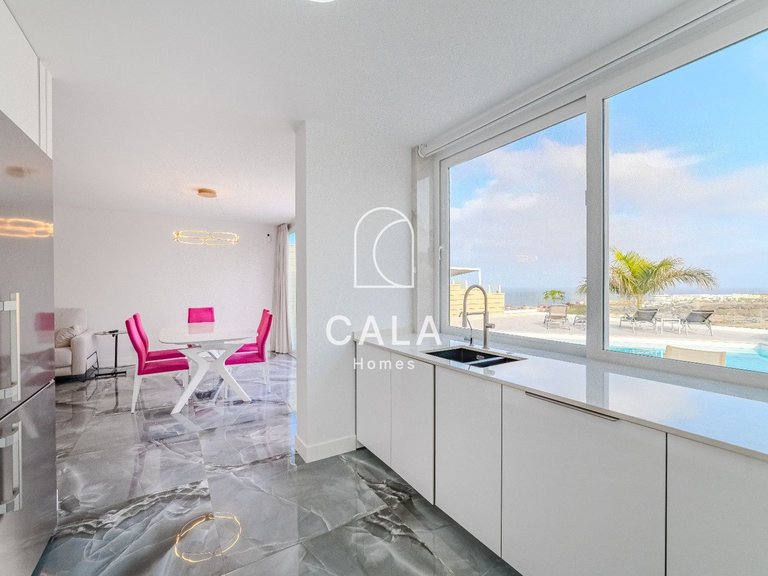 Villa for Sale in Costa Adeje, Tenerife 10