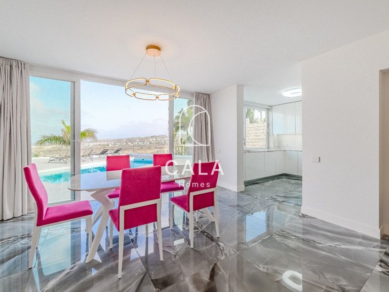 Villa for Sale in Costa Adeje, Tenerife 11