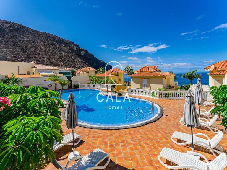 Villa for Sale in Playa De Los Cristianos, Tenerife 2