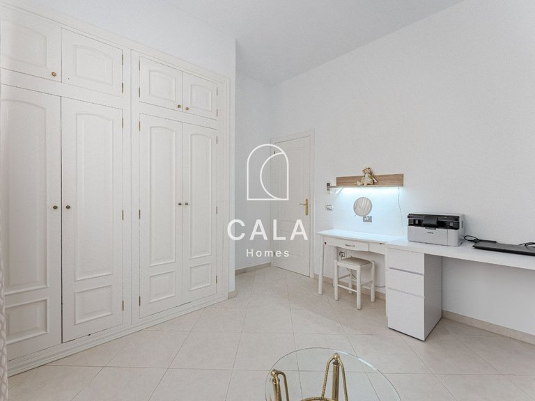 Villa for Sale in Playa De Los Cristianos, Tenerife 30