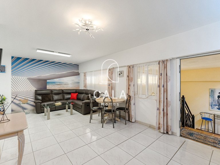 Villa for Sale in Playa De Los Cristianos, Tenerife 36