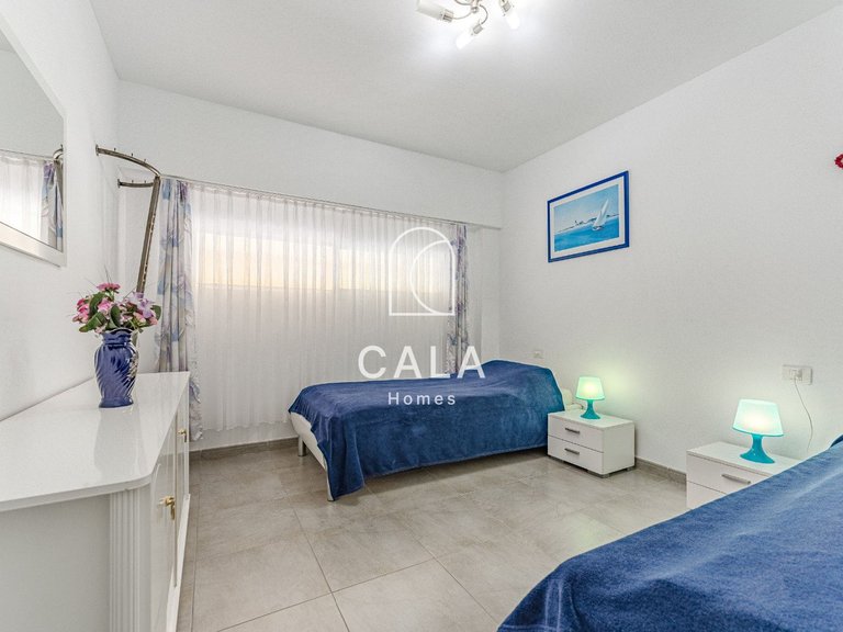 Villa for Sale in Playa De Los Cristianos, Tenerife 41