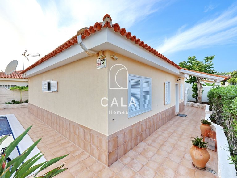 Villa for Sale in Callao Salvaje, Tenerife 5