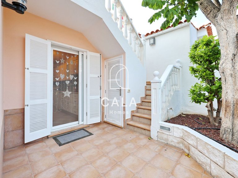 Villa for Sale in Callao Salvaje, Tenerife 7