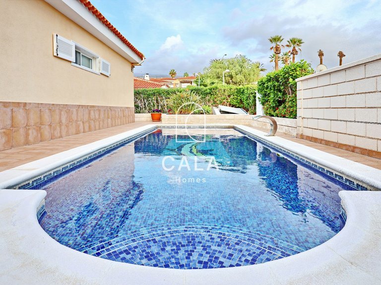 Villa for Sale in Callao Salvaje, Tenerife 1