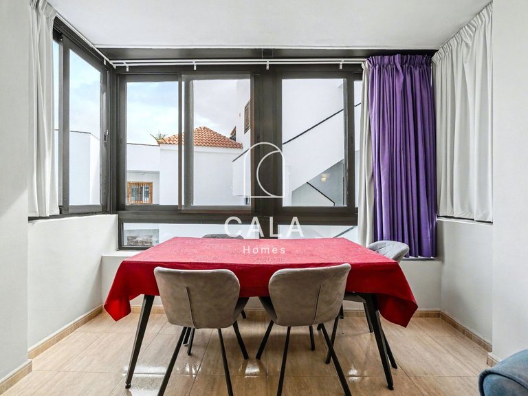 Apartment for Sale in Playa De Los Cristianos, Tenerife 2