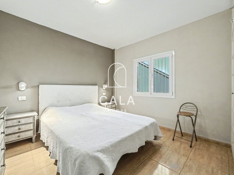 Apartment for Sale in Playa De Los Cristianos, Tenerife 10