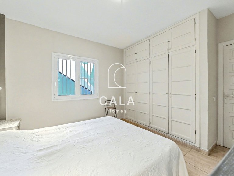 Apartment for Sale in Playa De Los Cristianos, Tenerife 11