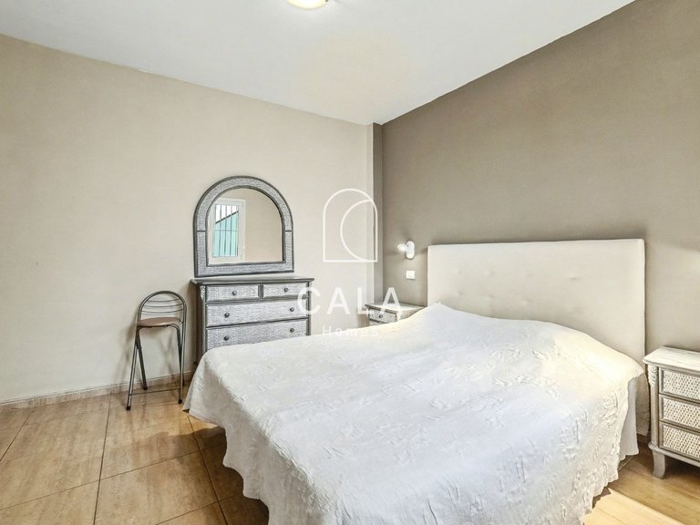 Apartment for Sale in Playa De Los Cristianos, Tenerife 12