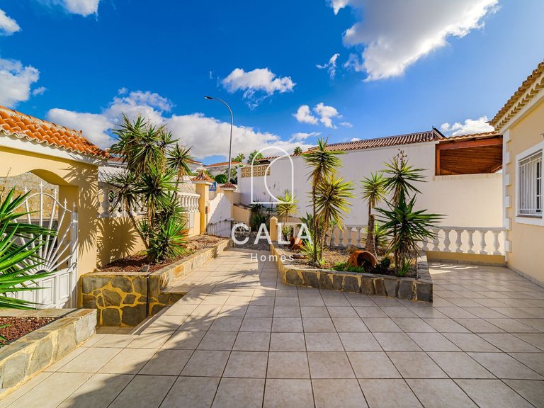 Villa for Sale in Callao Salvaje, Tenerife 42