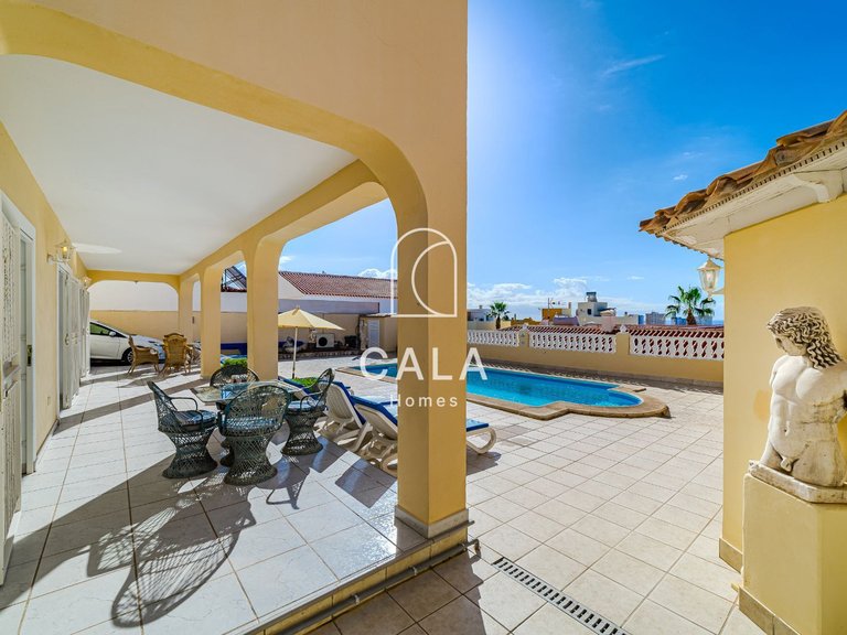 Villa for Sale in Callao Salvaje, Tenerife 6