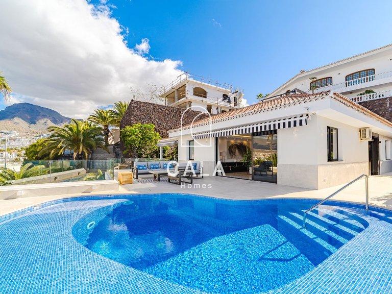 Villa for Sale in San Eugenio Alto, Tenerife 3