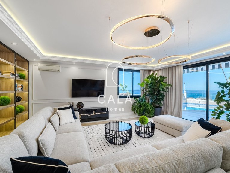 Villa for Sale in San Eugenio Alto, Tenerife 5
