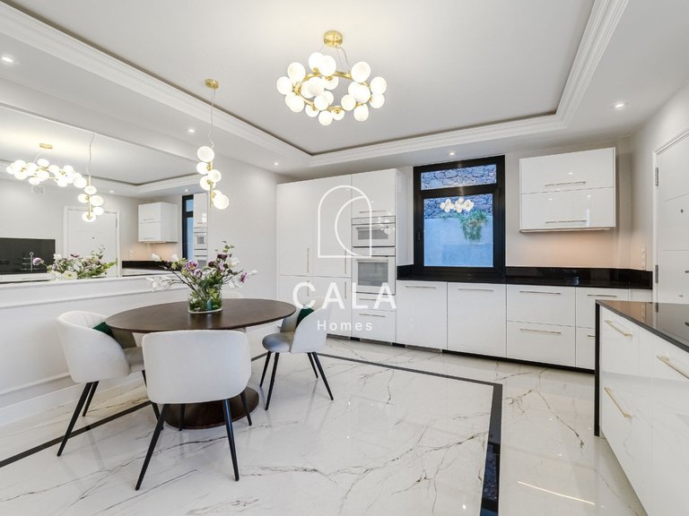 Villa for Sale in San Eugenio Alto, Tenerife 14