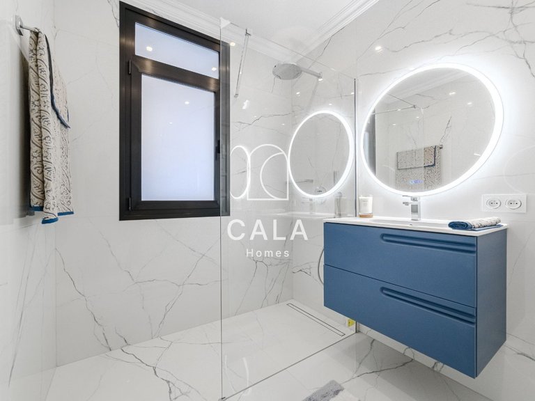 Villa for Sale in San Eugenio Alto, Tenerife 17