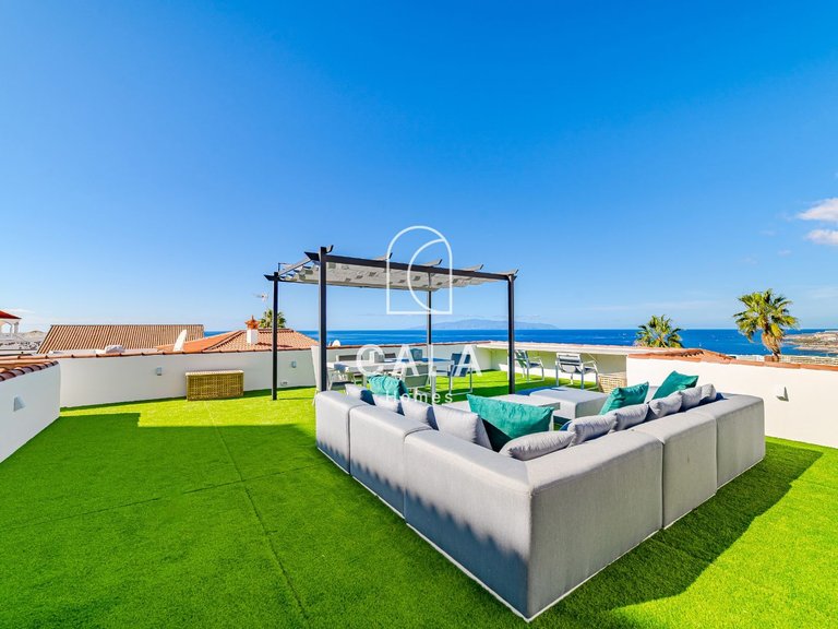 Villa for Sale in San Eugenio Alto, Tenerife 32