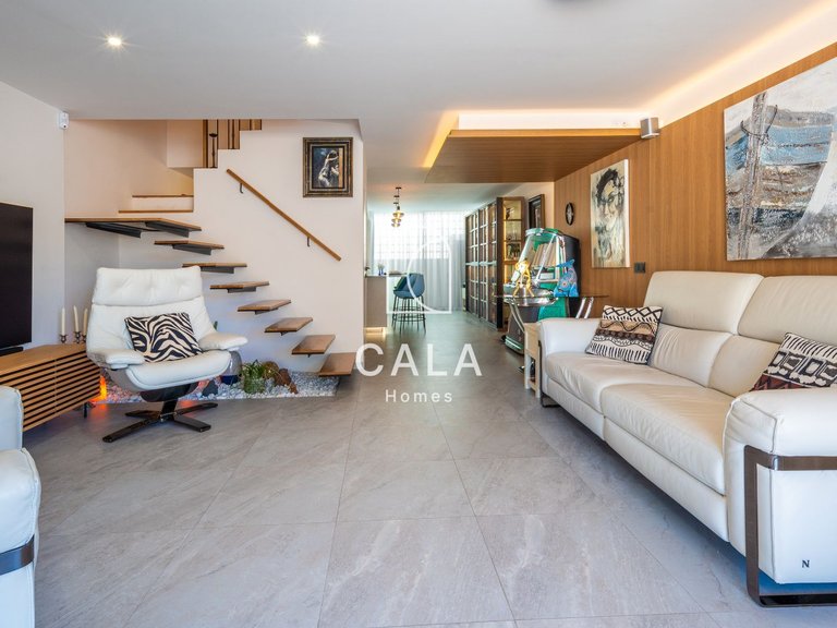 Town House for Sale in Playa De Los Cristianos, Tenerife 1