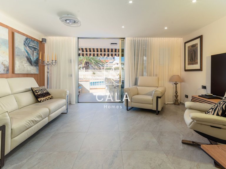 Town House for Sale in Playa De Los Cristianos, Tenerife 12